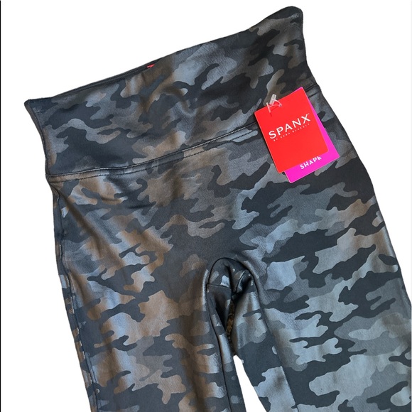 NWT - Spanx Faux Leather Camo Leggings - size XS - Picture 3 of 8